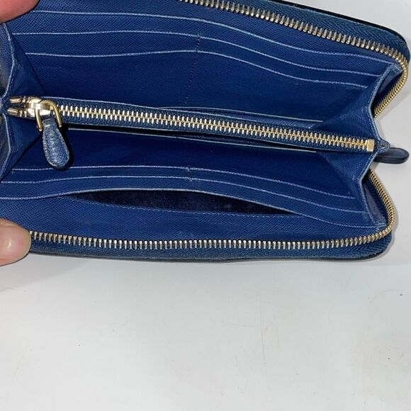 Authentic Prada Quilted Diamond Stitch Zippy Wallet - Picture 14 of 16